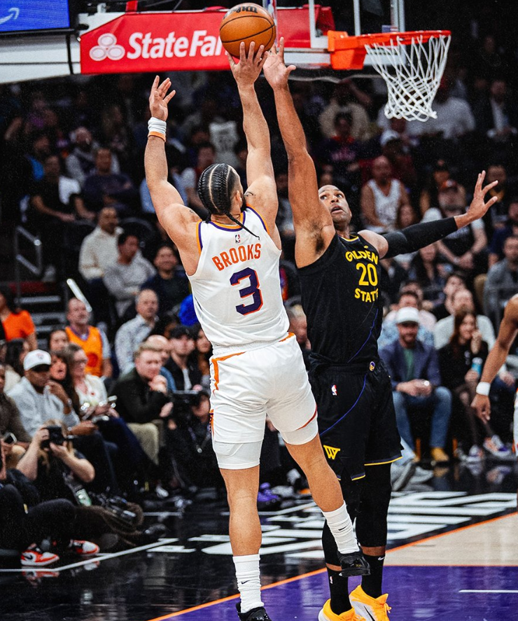 乐鱼体育官方登录网站-库里缺席逆转太阳14分！勇士5人上双命中20三分 狄龙24+6丢关键球