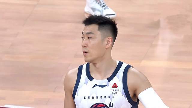乐鱼体育APP下载地址-山东男篮捍卫主场，克里斯控制情绪 上海有变阵空间 洛夫顿成关键
